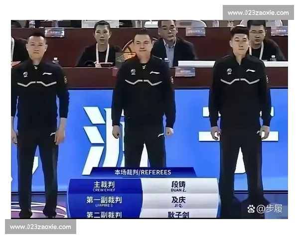 球迷热议赛季关键判罚与核心球员状态成败之争引发联赛未来走向讨论 球迷热议赛季关键判罚与核心球员状态成败之争引发联赛未来走向讨论